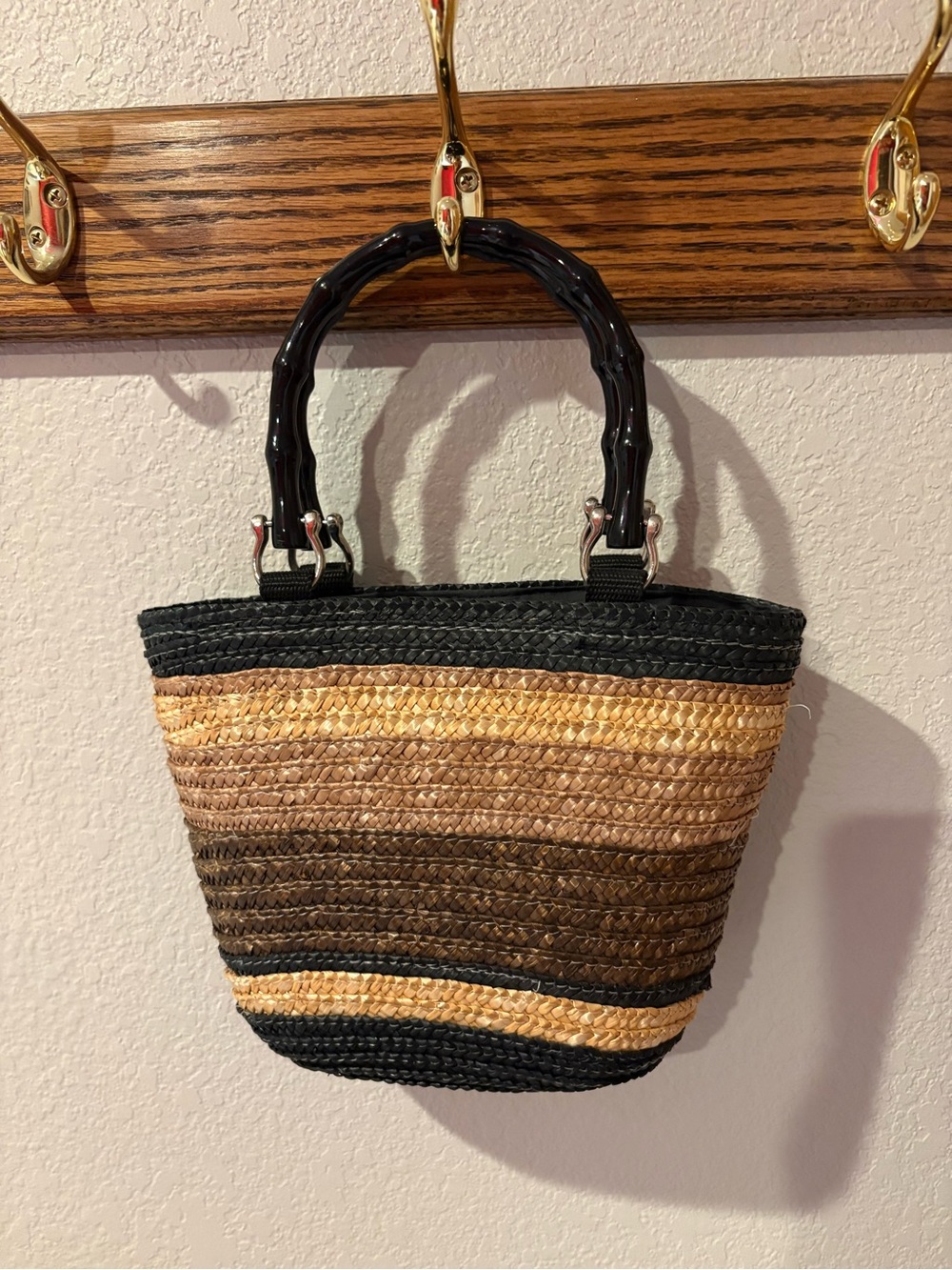Y2K Woven Straw Top-Handle Bag in Black and Tan